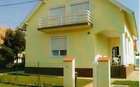 Nora Apartman